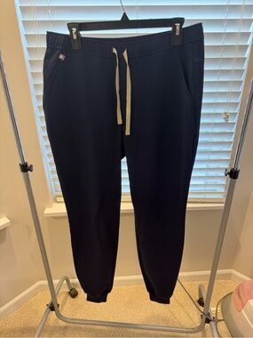 Figs Men's Navy Drawstring Joggers with Contrast White Drawcord
